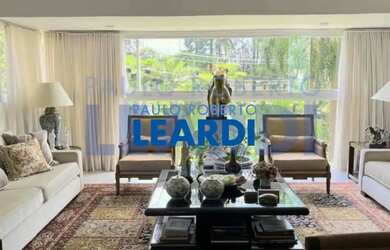 Imagem: O apartamento possui 3 Dormitórios, 3 Banheiros, 2 Vagas na