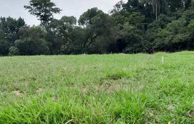 Imagem: O terreno possui 1000m² de Área e está localizado em Mairinque