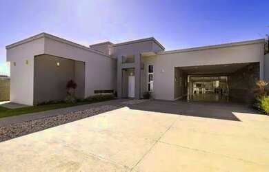 Imagem: A casa em condomínio possui 4 Dormitórios, 5 Banheiros, 5