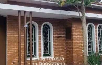 Imagem: A casa possui 3 Dormitórios, 4 Banheiros, 3 Vagas na garagem