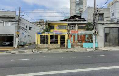 Imagem: O depósito possui 1 Vaga na garagem e 147m² de Área e está