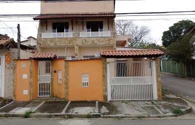 Imagem: A casa possui 4 Dormitórios, 4 Banheiros, 4 Vagas na garagem