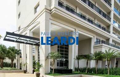 Imagem: O depósito possui 5 Vagas na garagem, 250m² de Área e está