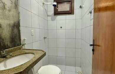 Imagem: A casa em condomínio possui 4 Dormitórios, 5 Banheiros, 3