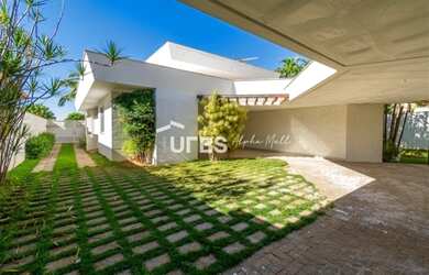 Imagem: A casa em condomínio possui 4 Dormitórios, 5 Banheiros, 2