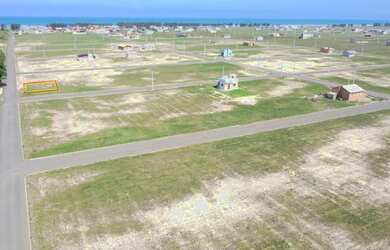 Imagem: O terreno possui 324m² de Área e está localizado em Balneário