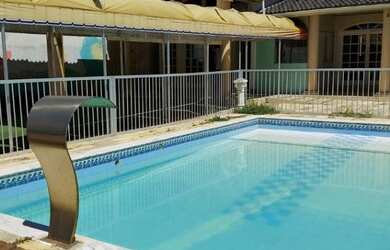 Imagem: O depósito possui 5 Vagas na garagem, 300m² de Área e está