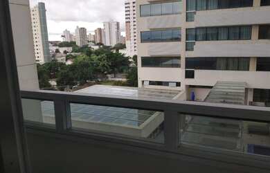 Imagem: O apartamento possui 1 Dormitório, 1 Banheiro, 1 Vaga na garagem