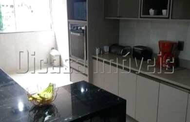 Imagem 8: casa cinematográfica. Piscina, Churrasqueira, VarandaeÁrea de serviço