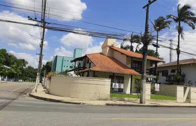 Imagem 2: CASAJARAGUÁ DO SUL. Varanda, 235m² de Área, 2 Vagas na garageme3 Dormitórios