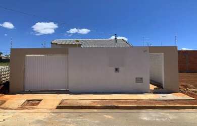 Imagem: Casa 3 quartos com uma suíte, duas vagas de garagem e espaço