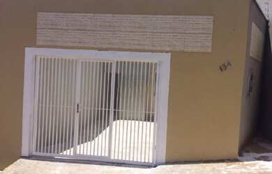 Imagem: A casa possui 2 Dormitórios, 1 Banheiro, 147m² de Área e