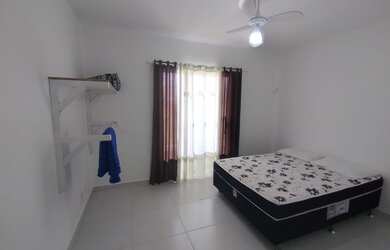 Imagem: A casa possui 2 Dormitórios, 2 Banheiros, 4 Vagas na garagem