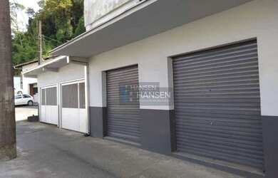 Imagem: O depósito possui 2 Vagas na garagem, 130m² de Área e está