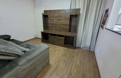 Imagem: O apartamento possui 2 Dormitórios, 1 Banheiro, 1 Vaga na garagem