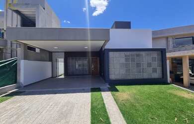 Imagem: A casa em condomínio possui 3 Dormitórios, 3 Banheiros, 2