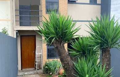 Imagem: A casa possui 3 Dormitórios, 2 Banheiros, 140m² de Área e