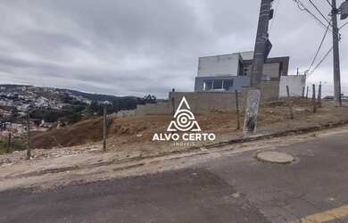Imagem: O terreno possui 480m² de Área e está localizado em Quintas