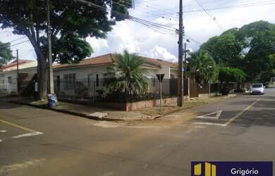 Imagem: A casa possui 2 Dormitórios, 1 Banheiro, 383m² de Área e