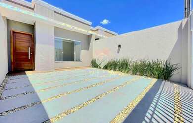 Imagem: A casa possui 2 Dormitórios, 1 Banheiro, 2 Vagas na garagem