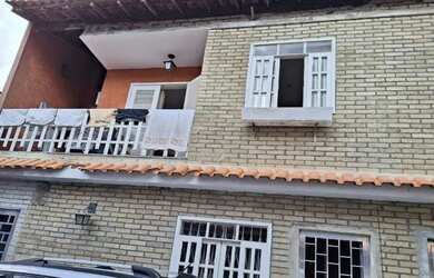 Imagem: A casa possui 2 Dormitórios, 2 Banheiros, 1 Vaga na garagem