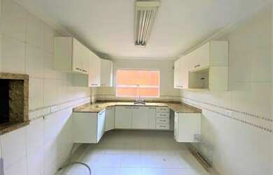 Imagem: A casa em condomínio possui 3 Dormitórios, 4 Banheiros, 2