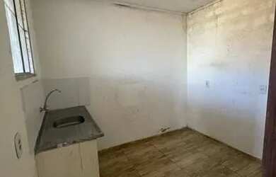 Imagem: A casa possui 1 Dormitório, 1 Banheiro e está localizado em