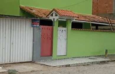 Imagem: A casa possui 2 Dormitórios, 1 Banheiro e está localizado