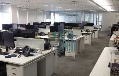 Imagem: O depósito possui 5 Vagas na garagem, 1369m² de Área e Imóvel