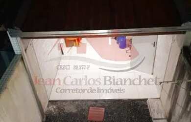 Imagem: A casa possui 2 Dormitórios, 1 Banheiro, 1 Vaga na garagem