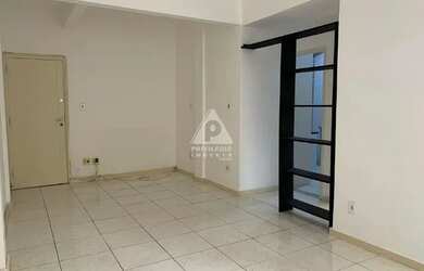 Imagem 4: Privilégio imóveis vende : Excelente sala quarto, com ótima localização