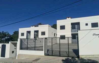 Imagem: O apartamento possui 3 Dormitórios, 1 Banheiro, 1 Vaga na garagem