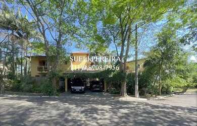 Imagem: A casa em condomínio possui 4 Dormitórios, 4 Banheiros, 4