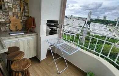 Imagem: O apartamento possui 2 Dormitórios, 1 Banheiro, 1 Vaga na garagem