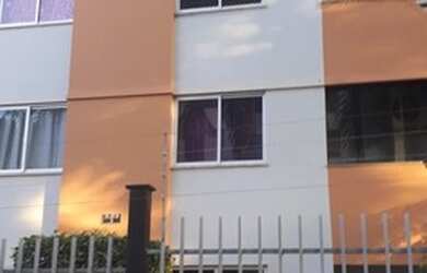 Imagem: O apartamento possui 2 Dormitórios, 1 Banheiro, 1 Vaga na garagem