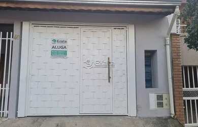 Imagem: A casa possui 2 Dormitórios, 1 Banheiro, 1 Vaga na garagem