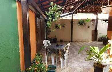 Imagem: A casa possui 2 Dormitórios, 1 Banheiro, 1 Vaga na garagem