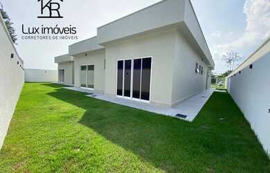 Imagem: A casa em condomínio possui 4 Dormitórios, 5 Banheiros, 5