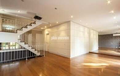 Imagem: A casa em condomínio possui 2 Dormitórios, 4 Banheiros, 3