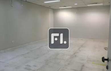 Imagem: O depósito possui 5 Vagas na garagem, 300m² de Área e está