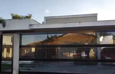 Imagem: A casa em condomínio possui 4 Dormitórios, 5 Banheiros, 4