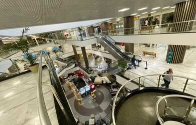 Imagem: O depósito possui 1 Vaga na garagem, 56m² de Área e está