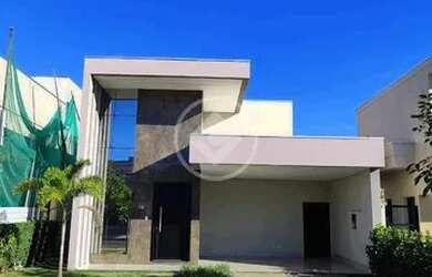 Imagem: A casa em condomínio possui 3 Dormitórios, 2 Banheiros, 4