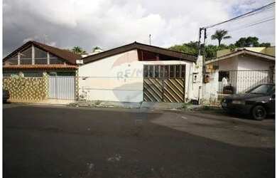 Imagem: A casa possui 3 Dormitórios, 3 Banheiros, 1 Vaga na garagem