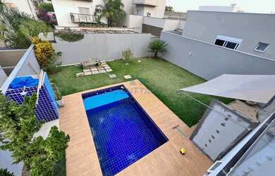 Imagem: A casa em condomínio possui 3 Dormitórios, 4 Banheiros, 4