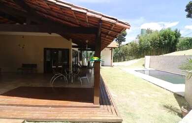 Imagem: A casa em condomínio possui 3 Dormitórios, 3 Banheiros, 4