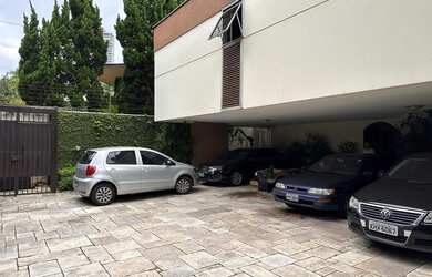 Imagem 3: Casa no jardim Europa. Churrasqueira, Varanda, Guarda roupaeLareira