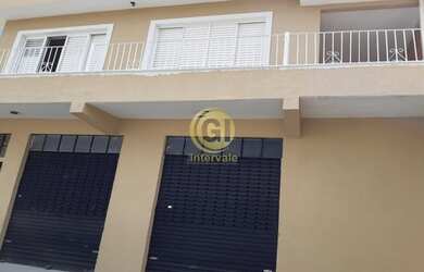 Imagem: A casa possui 3 Dormitórios, 1 Banheiro, 1 Vaga na garagem