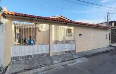 Imagem: A casa possui 4 Dormitórios, 3 Banheiros e está localizado