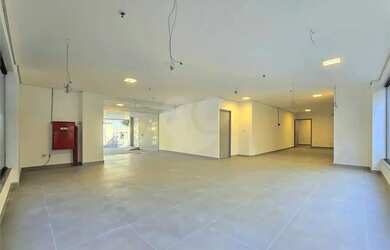 Imagem: O depósito possui 1 Vaga na garagem, 101m² de Área e está